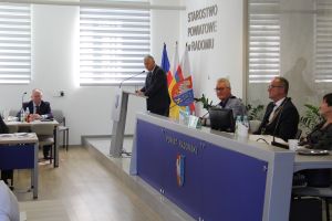 Radni o podziale Mazowsza i godnych patronach szpitala w...