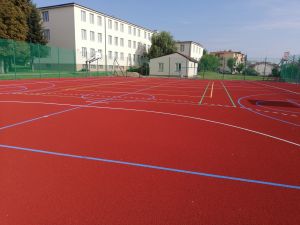 Wyremontowane boisko w LO w Iłży