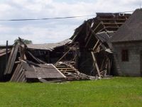 Zniszczone zabudowania w Kowali Duszocinie