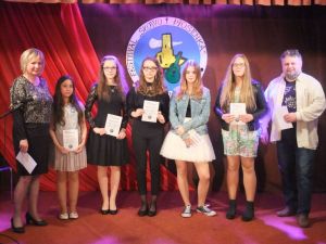 „Słowo i piosenka”.