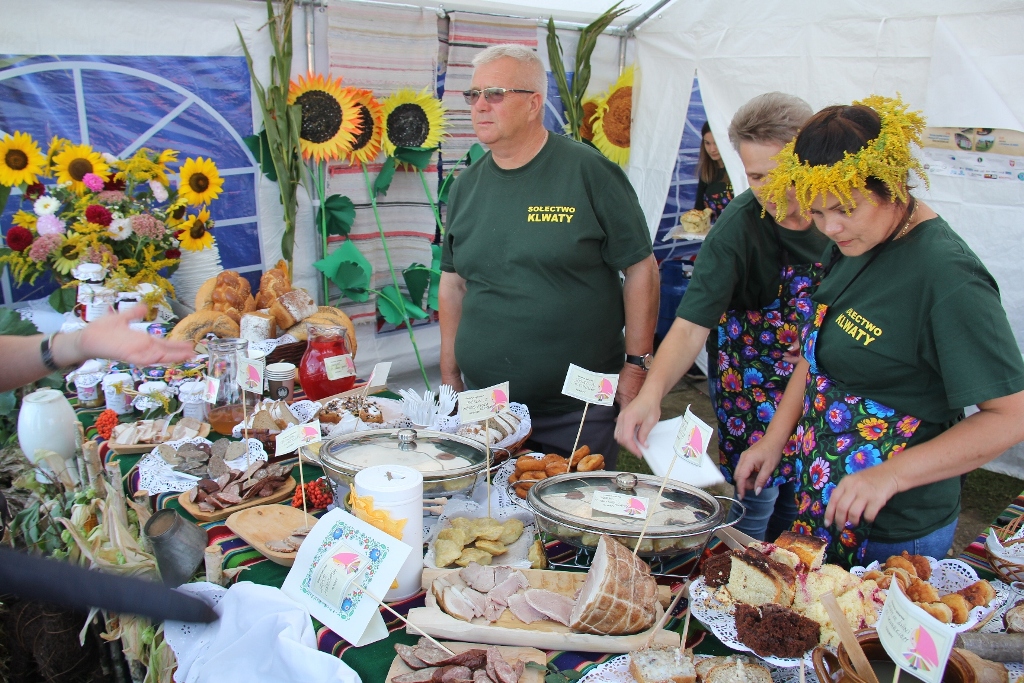 Wspaniałe dożynki w Jedlińsku z zespołem KOMBIIIMG_9231.JPG