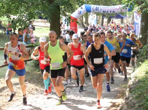 Bieg Siódemka w Podobłoczach na wzgórzu zamkowym w Iłży