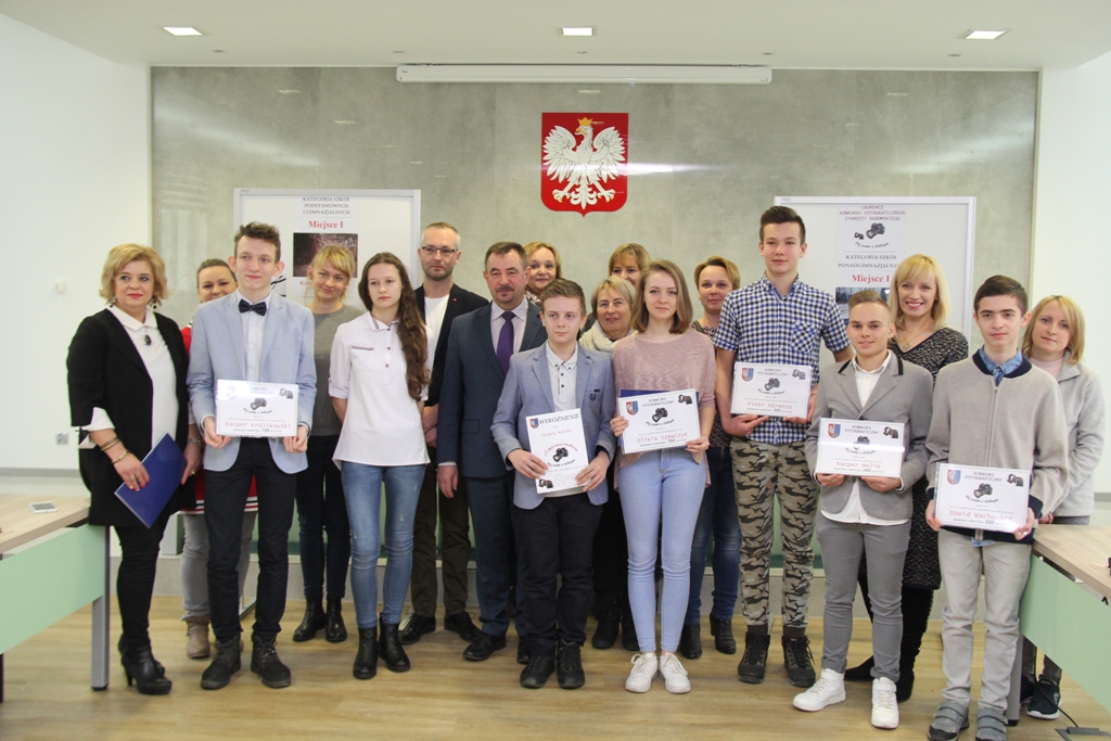 Powiat w zimowej scenerii