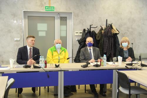 Samorządowcy o inwestycjach drogowych i pomocy dla hospicjum