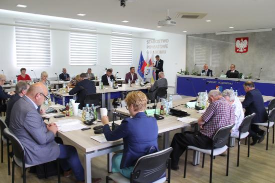 Sesja o finansach Powiatu Radomskiego