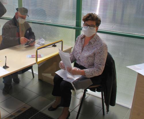 Starostwo Powiatowe w Radomiu wznawia obsługę interesantów w budynkach. Trzeba jednak spełnić kilka warunków