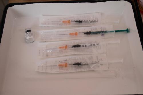 Szczepienia dla nauczycieli w szpitalach w Pionkach i Iłży