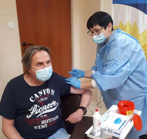 Szpital w Pionkach rozpoczął szczepienia przeciwko COVID-19