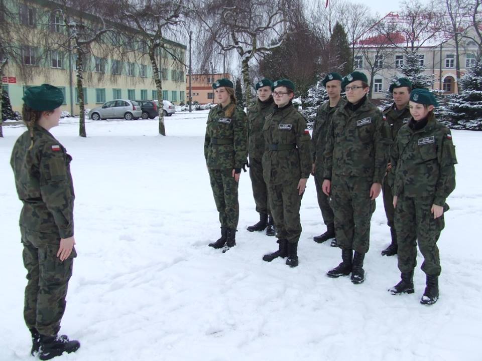 W Chwałowicach na wojskowo